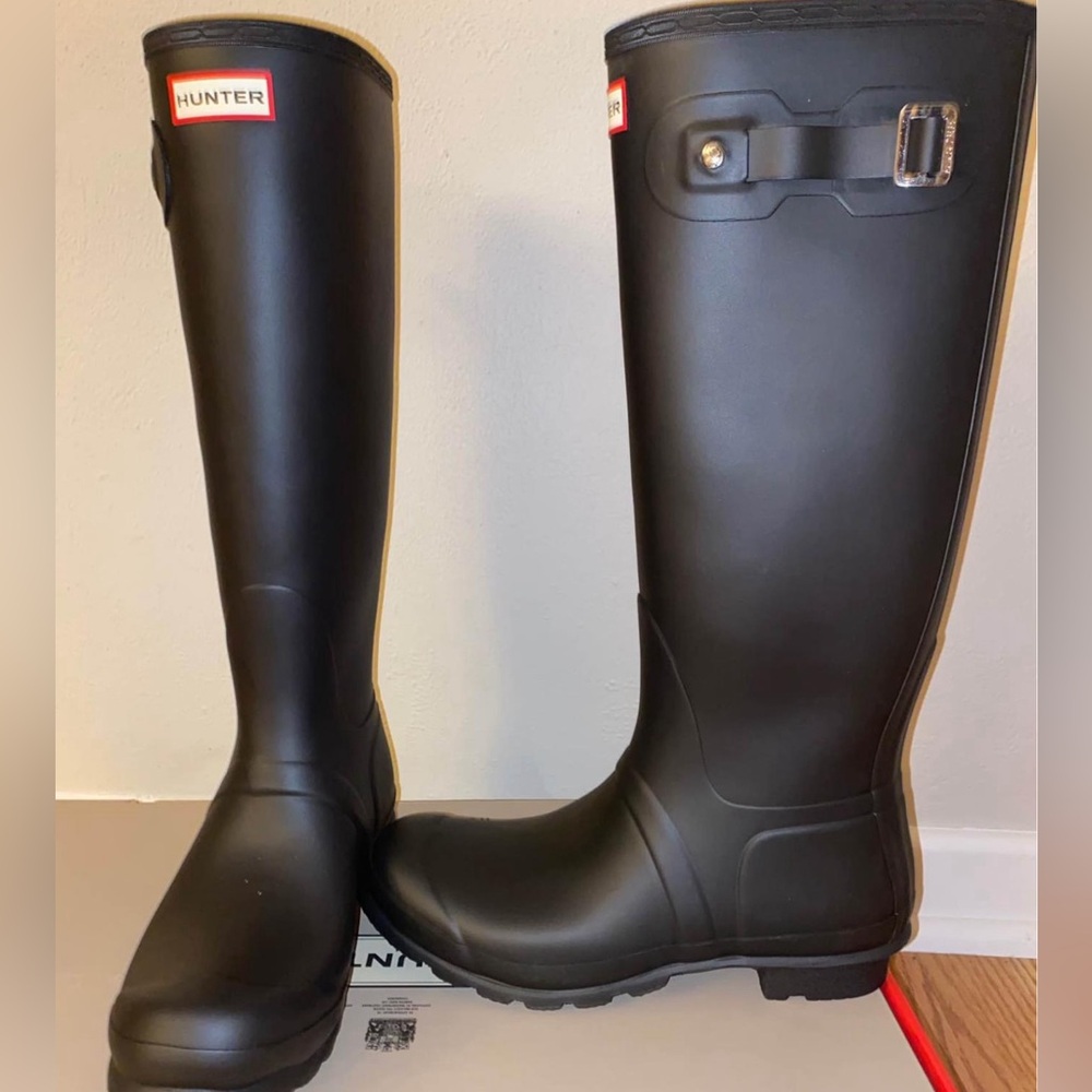 Women's black, size 10, original tall, Hunter rain boots